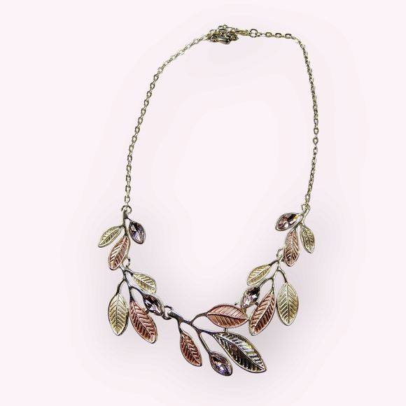 PAPARAZZI LYRICAL LEAF NECKLACE - Picture 1 of 6